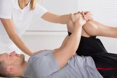 Best Doctor for Knee Pain in Gurgaon India, Treatment of Knee Pain without surgery in India, Best othopaedician for joint pain in gurgaon, best physiotherapist for joint pain in gurgaon.